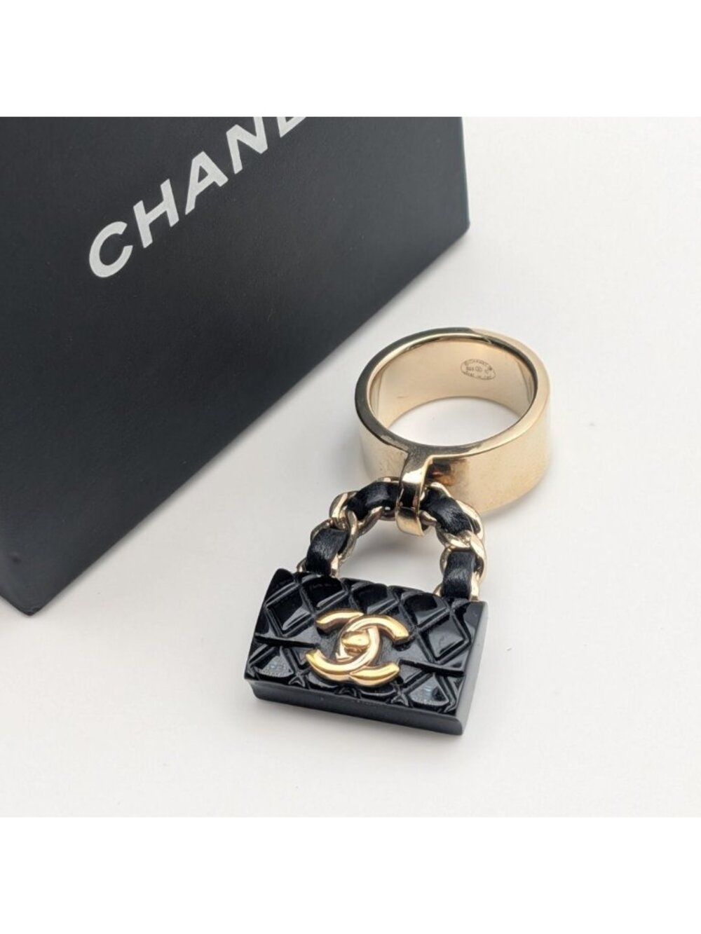 Chanel Ring CC Logo Turnlock Quilted Leather Bag Motif Black Gold